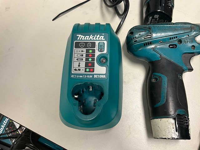 Makita td090d accu slagschroevendraaier (5x) met opladers - afbeelding 7 van  10