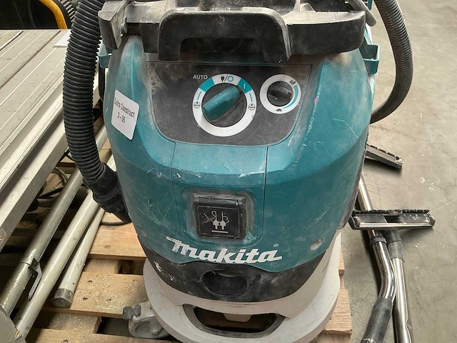 Makita vc4210l industriële stofzuiger - afbeelding 2 van  6