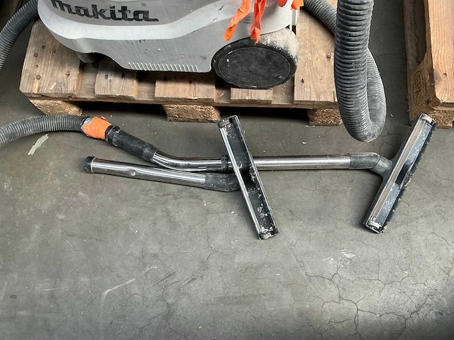 Makita vc4210l industriële stofzuiger - afbeelding 5 van  6