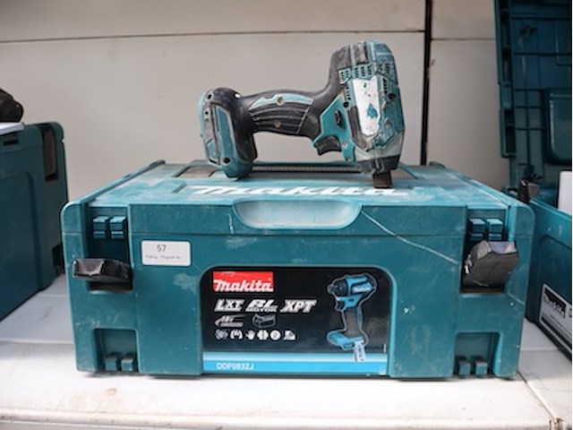 Makita vijsmachine - afbeelding 1 van  3