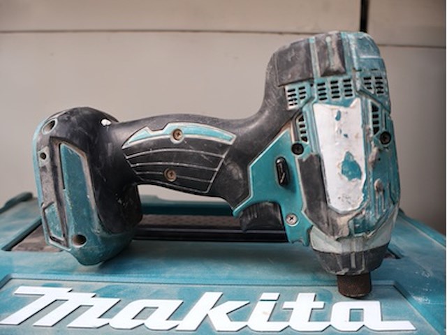 Makita vijsmachine - afbeelding 2 van  3
