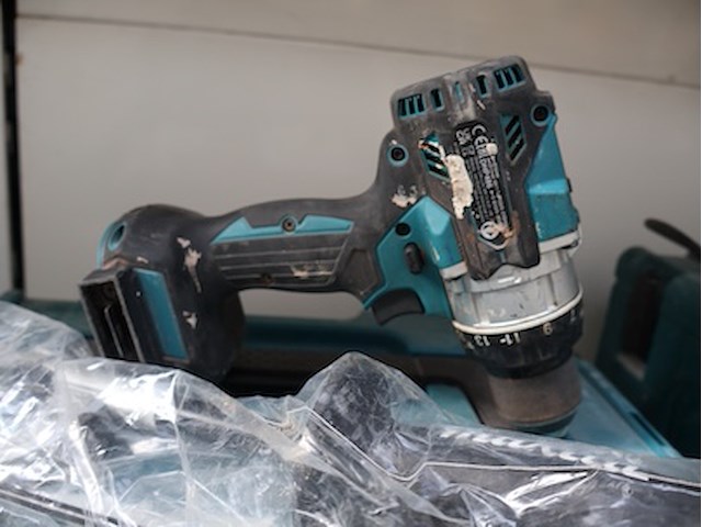 Makita vijsmachine - afbeelding 2 van  4