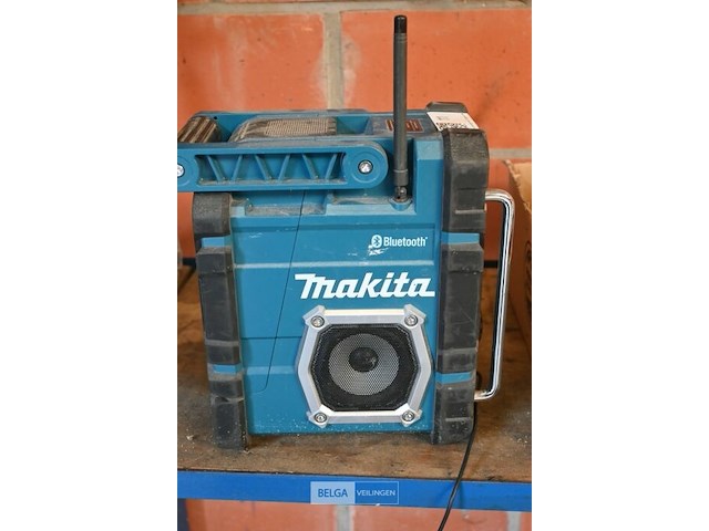 Makita werfradio met lader - afbeelding 2 van  4