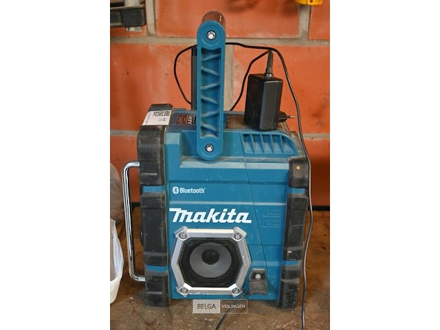 Makita werfradio met lader - afbeelding 4 van  4