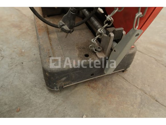 Maktec mt240 metalen kettingzaag - afbeelding 6 van  6