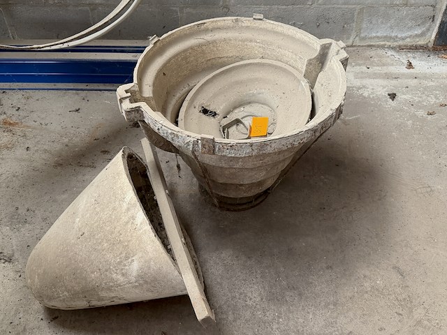 Mal voor bloempot - afbeelding 1 van  1