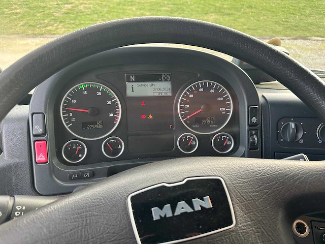 Man - 2014 - tgl 12.220 - vrachtwagen - afbeelding 3 van  17