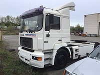 Man 18264 vrachtwagen - afbeelding 2 van  16