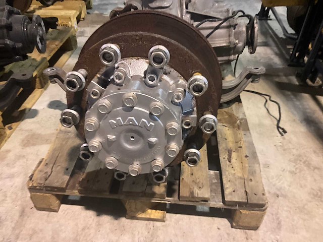 Man achteras hy 1350 01 - afbeelding 7 van  13