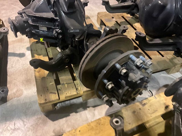 Man achteras hy 1350 12 - afbeelding 6 van  13