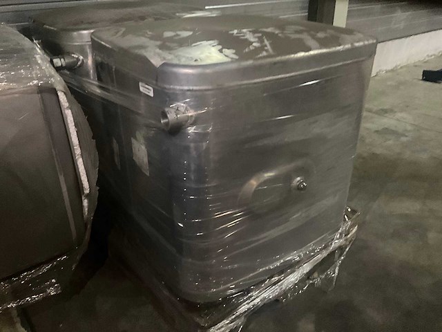 Man brandstoftank 250 l (2x) - afbeelding 1 van  6