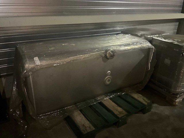 Man brandstoftank 600 l - afbeelding 1 van  4