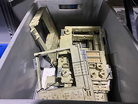 Man centrale elektronicatoebehoren - afbeelding 2 van  4