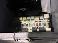 Man centrale elektronicatoebehoren - afbeelding 3 van  4