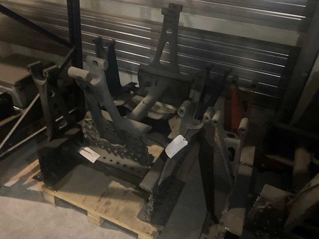 Man chassisteunen (9x) - afbeelding 1 van  21