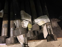 Man diverse remonderdelen en ankerplaten - afbeelding 8 van  10