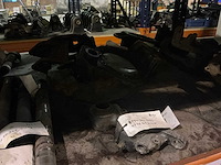 Man diverse remonderdelen en ankerplaten - afbeelding 9 van  10