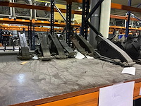 Man diverse steunen - afbeelding 1 van  4