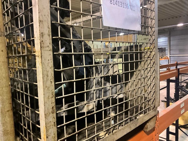 Man diverse steunen - afbeelding 3 van  11