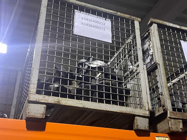 Man diverse steunen - afbeelding 1 van  11