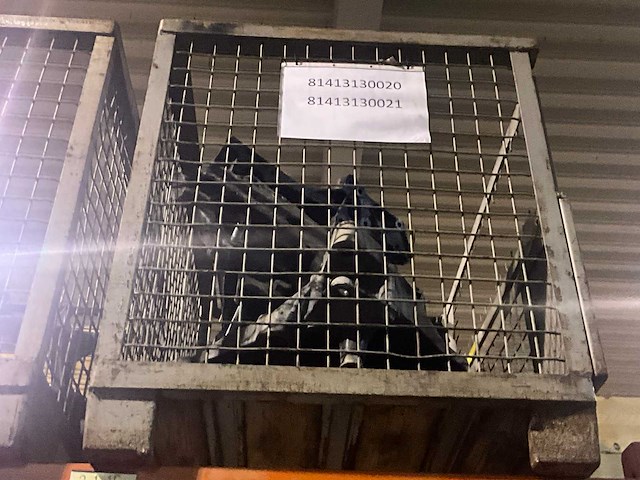 Man diverse steunen - afbeelding 5 van  11