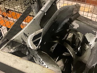 Man diverse steunen - afbeelding 7 van  11