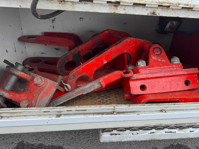 Man f90 takelwagen voor vrachtwagens - afbeelding 13 van  52