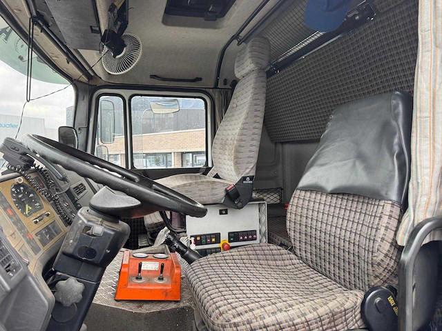 Man f90 takelwagen voor vrachtwagens - afbeelding 37 van  52