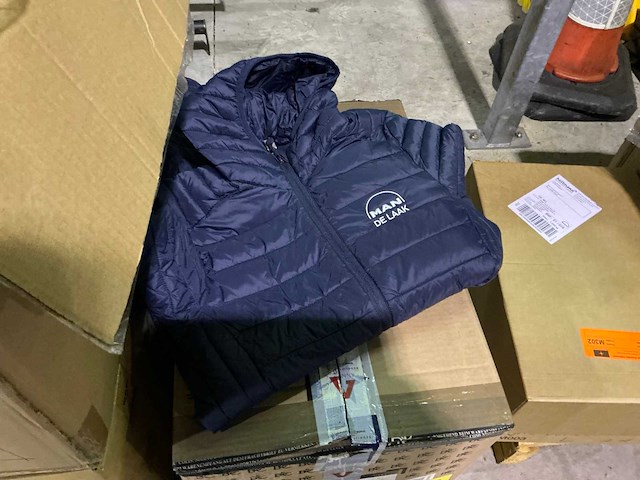 Man grote partij nieuwe werkkledij en jassen - afbeelding 2 van  19