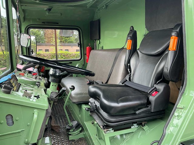 Man kat camper - afbeelding 5 van  59