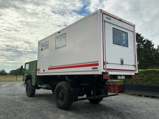 Man kat camper - afbeelding 45 van  59