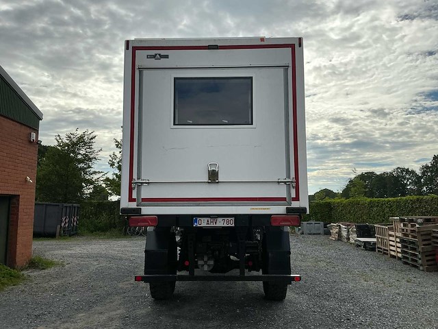 Man kat camper - afbeelding 56 van  59