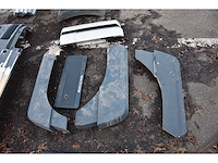 Man lot carrosserieonderdelen - afbeelding 3 van  20