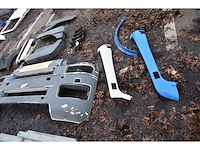 Man lot carrosserieonderdelen - afbeelding 1 van  20