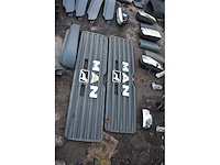 Man lot carrosserieonderdelen - afbeelding 14 van  20