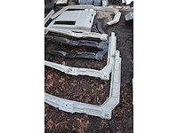 Man lot carrosserieonderdelen - afbeelding 20 van  20