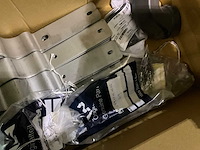 Man lot met diverse onderdelen - afbeelding 2 van  35