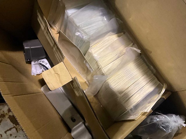 Man lot met diverse onderdelen - afbeelding 33 van  35