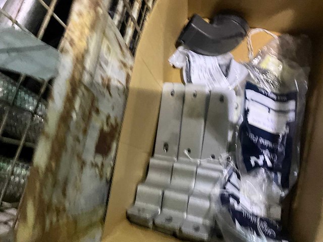 Man lot met diverse onderdelen - afbeelding 34 van  35