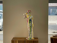 Man met verrekijker - afbeelding 1 van  2