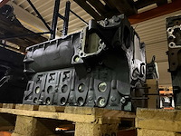 Man naakte motorblok - afbeelding 2 van  5