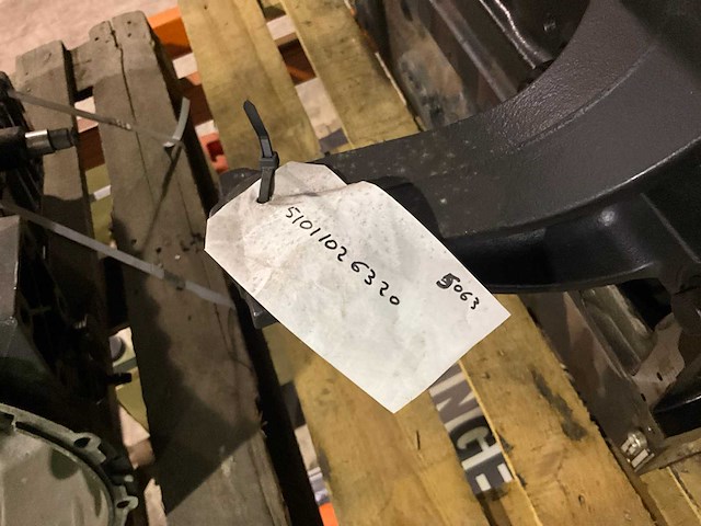 Man naakte motorblok - afbeelding 4 van  4