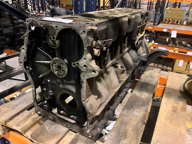 Man naakte motorblok - afbeelding 1 van  6