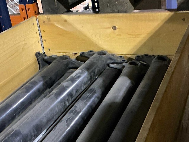 Man partij chassisonderdelen - afbeelding 2 van  6