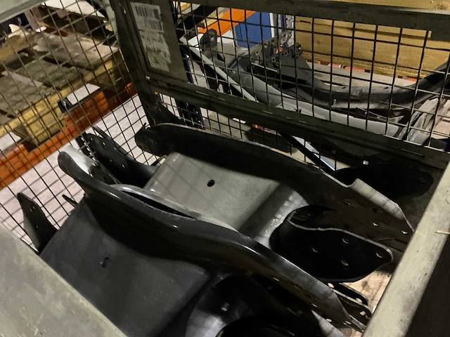 Man partij chassisonderdelen - afbeelding 3 van  6