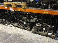 Man partij fusees, wielonderdelen en lagereenheden - afbeelding 1 van  9