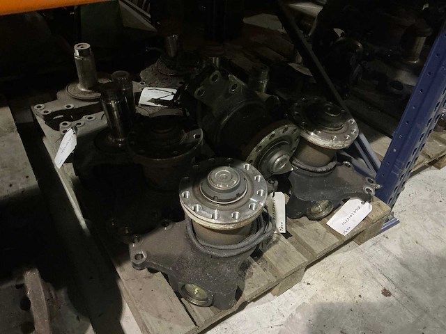 Man partij fusees, wielonderdelen en lagereenheden - afbeelding 7 van  9