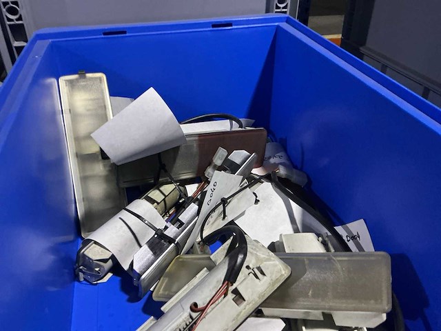 Man partij verlichting, toplichten en pinkers - afbeelding 3 van  9