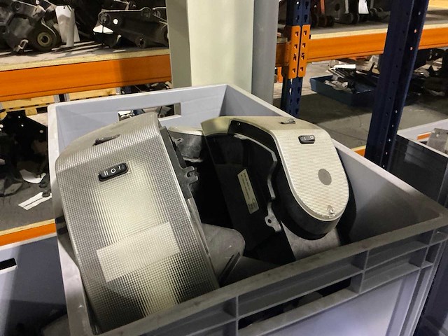 Man partij verlichting, toplichten en pinkers - afbeelding 7 van  9