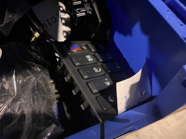 Man schakelaars - afbeelding 6 van  6